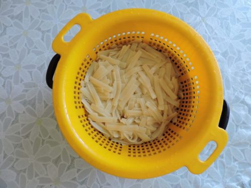 Síce nie som fanúšik mletého mäsa, ale tento recept je skrátka famózny. Zapečené cestoviny Bolognese!