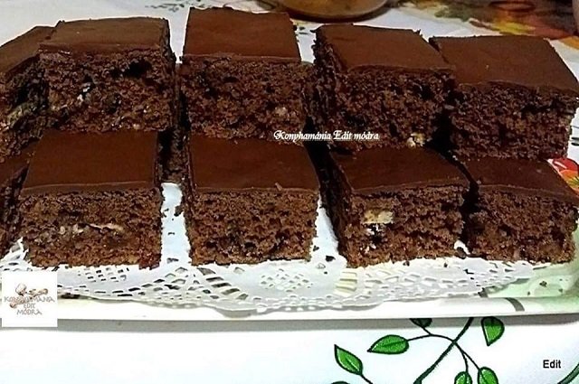 Rýchly miešaný kakaový koláč! Môžete ho pripraviť rôzne, preto sa vám nikdy nezunuje!