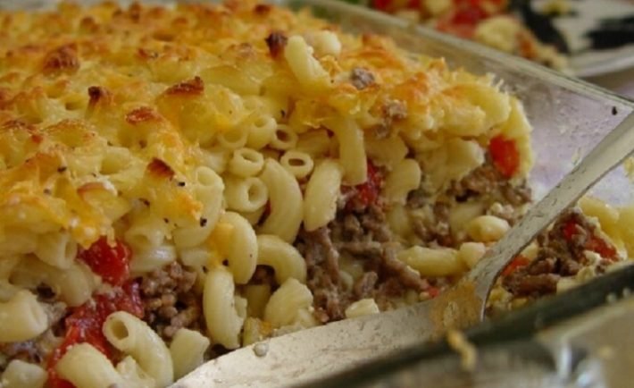Síce nie som fanúšik mletého mäsa, ale tento recept je skrátka famózny. Zapečené cestoviny Bolognese!