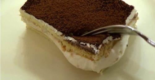 Jemný, svieži a rýchly tvarohový koláč zo 4 vajec a 250g tvarohu. Poteší nejednu uponáhľanú gazdinku!