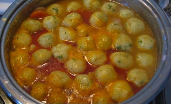 Jedinečná polievka so zemiakovými knedlíčkami podľa mojej babičky pripravená za 10 minút!