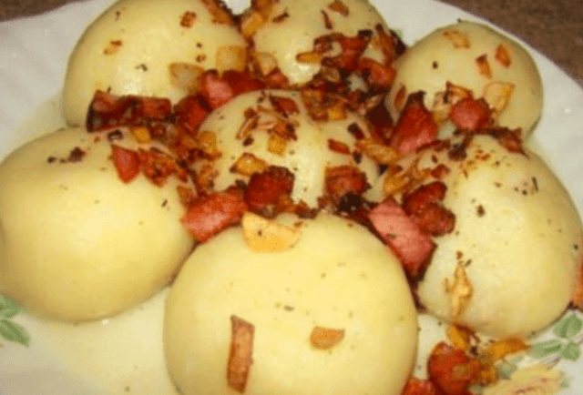 Recept na žobrácke knedle: Rýchle, bez vajec a múky a už za 10 minút!
