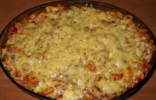 Zapečené pizza cestoviny. Vynikajúca voľba na chutný obed. Je to vcelku jednoduché a hlavne rýchle. Kto má rád cestoviny, určite si pochutí.