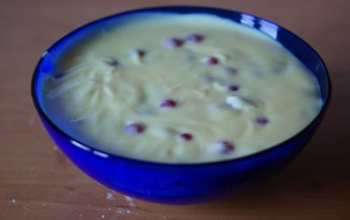 Tento úžasný koláč bude ozdobou Vašeho stolu. Recept je jednoduchý a bez pečenia!