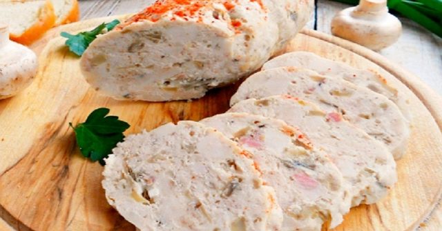 Ďalší výborný recept pre milovníkov kuracieho mäsa. Famózna kuracia roláda s cesnakom, ktorá Vám bude chutiť aj za studena!