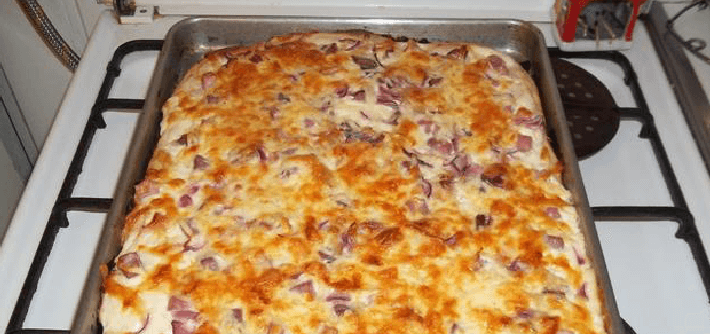 100 rokov starý recept na slaný podplameník od mojej babičky z Oravskej Lesnej. Lepší slaný koláč ste ešte nejedli!