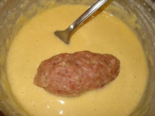 Ruský recept na jedlo s názvom Zrazy. Použila som mleté mäso a pár ingrediencií a mala som TOP jedlo