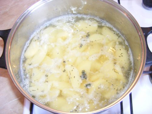 Fantastické roľnícke zemiaky: Nevedela som, čo rodine pripraviť na večeru, preto som sa rozhodla pre recept „čo kuchyňa dá“ a výsledok bol skrátka úžasný!