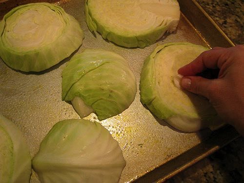 Zdravé vegetariánske steaky z hlávkovej kapusty, ktoré si zamilujete