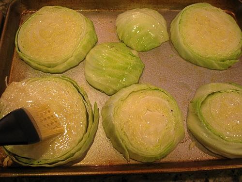Zdravé vegetariánske steaky z hlávkovej kapusty, ktoré si zamilujete
