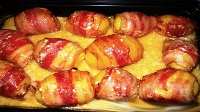 Žena vzala zemiaky a zabalila ich do slaniny! Fantastické slaninové zemiaky s luxusnou omáčkou!