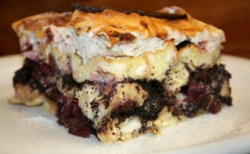 Fantastická makovo-višňová žemľovka s vanilkovým krémom