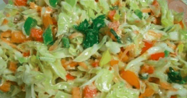 Recept na výborný šalát z mladučkej kapusty: Toto je úplná pecka pre Vaše zdravie – prospešný hlavne pre cukrovkárov!