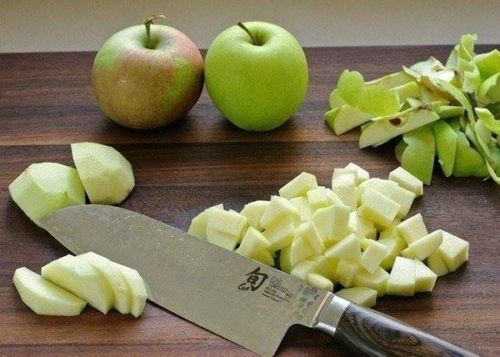 Voňavý jablkový závin, ktorý sa rozplýva na jazyku. Chuť a vôňa tejto dobroty vás presvedčí, že nič lepšie si k šálke kávy ani nemôžete priať.