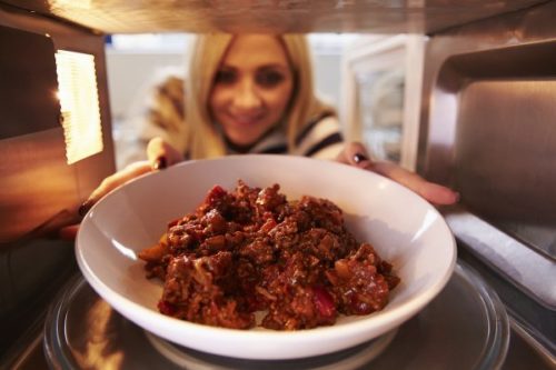Varovanie! Nikdy neohrievajte týchto 7 potravín. Môžu vám skutočne ublížiť