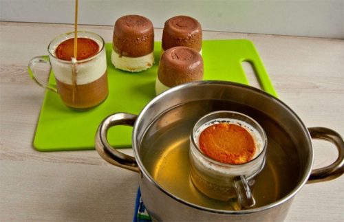 Nepečený, sladký tvarohový dezert. Výborný, skvele vyzerajúci a chutný. Mňam!