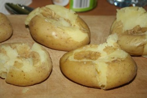 Roztlačené zemiaky v rúre – majstrovské dielo kuchyne! Budete sa musieť udržať, aby ste nezjedli sami celý plech
