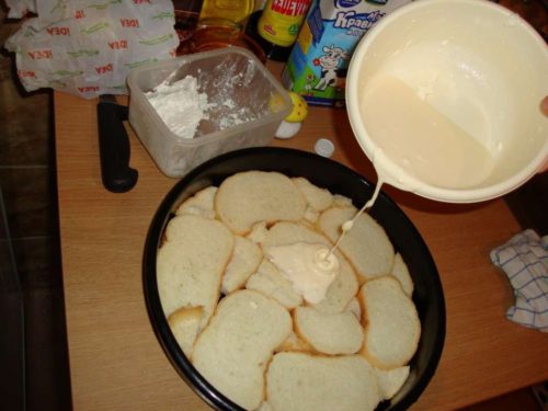 Neviete čo dnes na večeru? Skúste túto rýchlu pizzu zo staršieho chleba za pár drobných