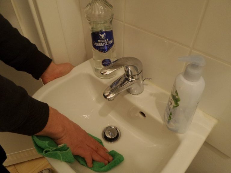 Das Badezimmer zum Glänzen bringen