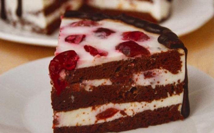 Pripravte si tento koláč, ktorý spestrí váš deň nie len svojou chuťou, ale aj vzhľadom! Ku kávičke je božský.
