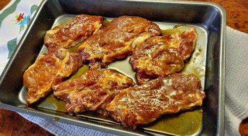 Hrbaté mäso pod syrovým paplónom. Už len pri pohľade na neho sa mi zbiehajú slinky.