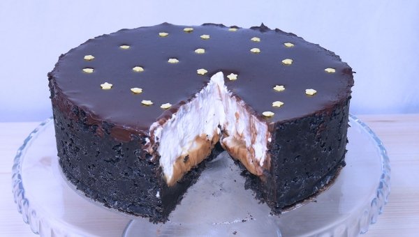 Chutná krémová banánová torta: vyzerá skvele, úžasne chutí a čo je najdôležitejšie, nemusíte ju piecť.