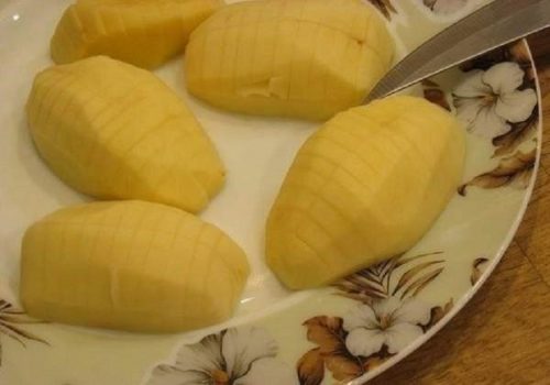 Máte radi pečené zemiaky? Naučte sa ich pripraviť doma týmto spôsobom a okamžite si ich zamiluje celá rodina!