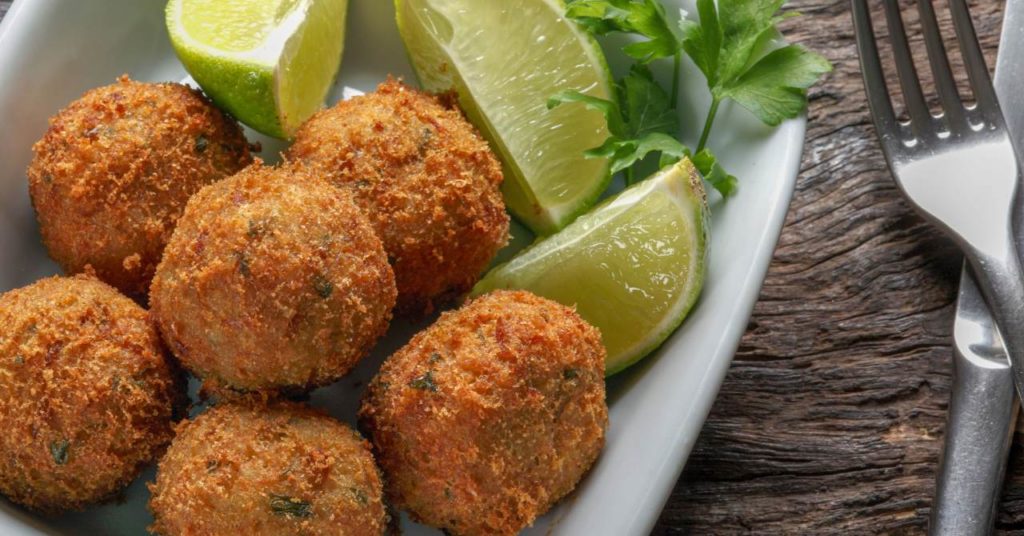 Chrumkavé tuniakovo-syrové guličky