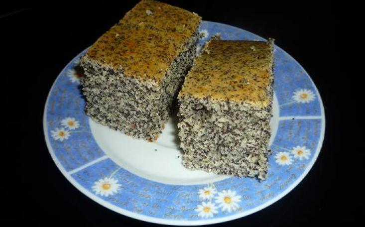Makovec-jednoduchý a rýchly koláč ku káve