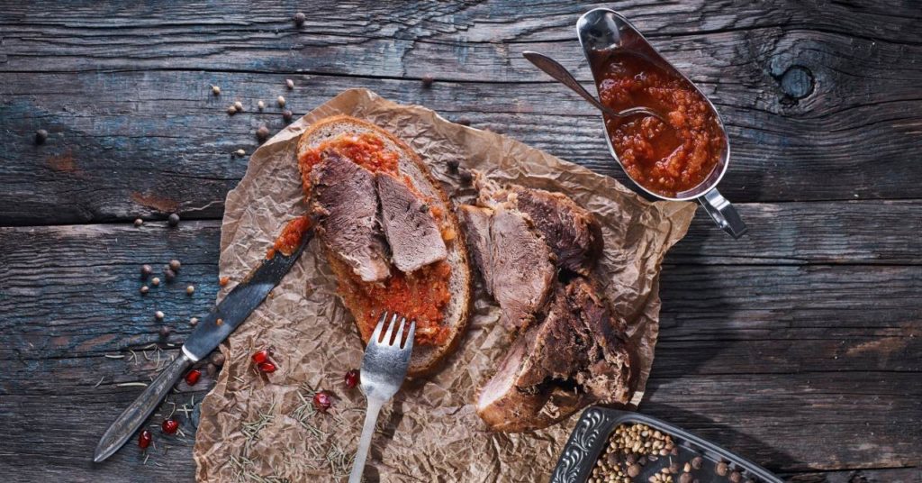 Pečená krkovička s domácou paradajkovou omáčkou