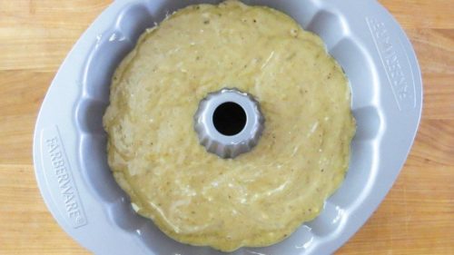 Skvelý recept na bábovku z banánov s krémovou syrovou náplňou, po ktorej už nebudete chcieť žiadnu inú bábovku!
