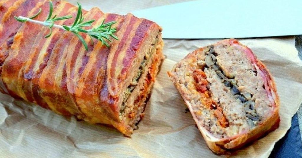 Mleté mäso v slaninovom kabáte.