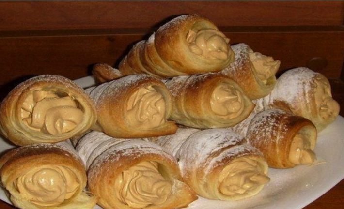 Najjednoduchšie lahodné trubičky z lístkového cesta pripravené len z troch ingrediencií!