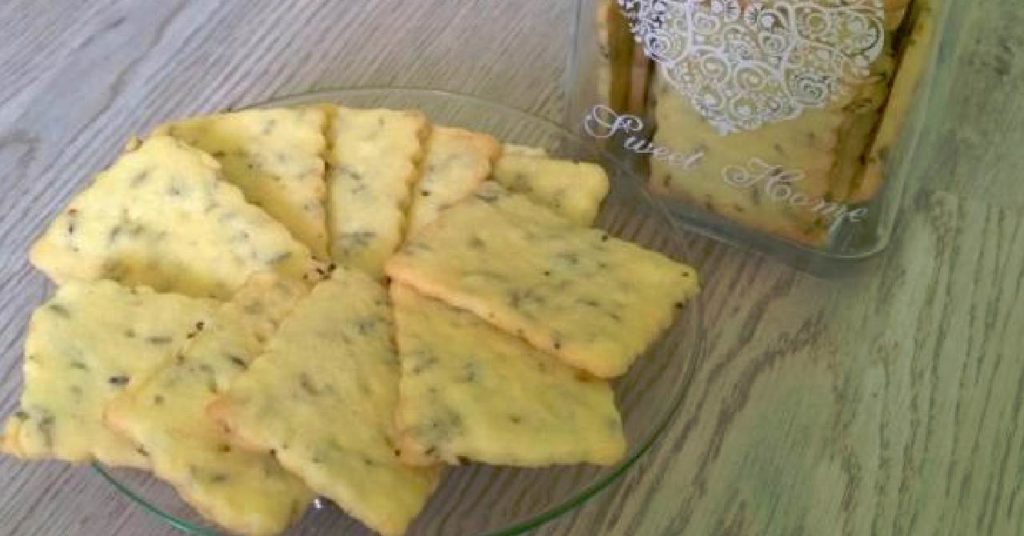Chutné, chrumkavé sušienky- levandulové.