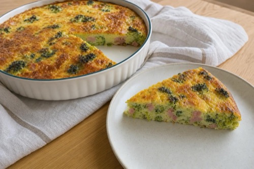Brokolicová torta bez múky so šunkou a parmezánom