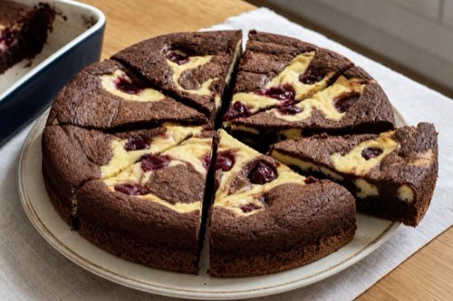 Brownies so smotanovým syrom a čerešňami