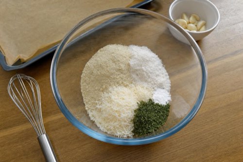 Cesnakové pagáče: Slovak garlic and Parmesan biscuits
