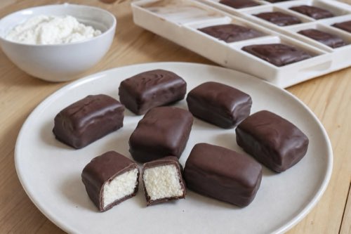Čokoládové pralinky s tvarohovou plnkou z formy na ľad
