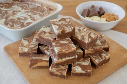 No-bake chocolate peanut butter squares
