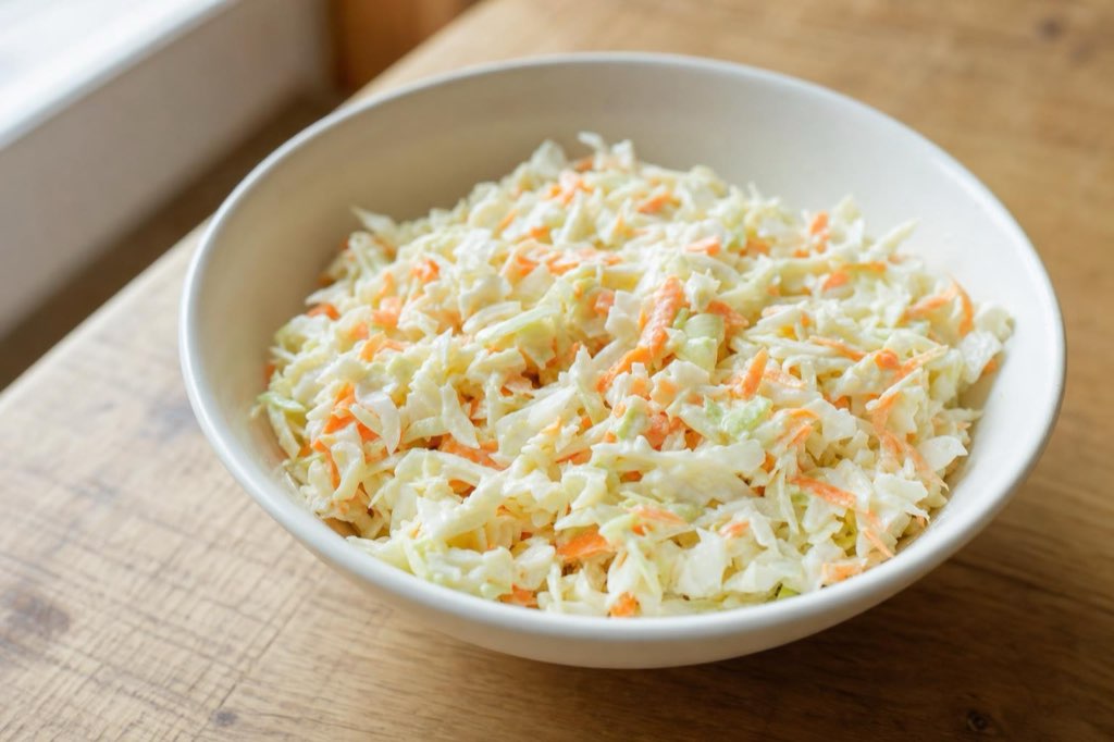 Coleslaw ako z KFC – kapustový šalát s jogurtom