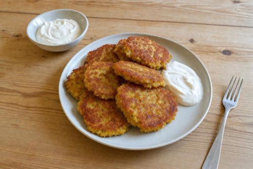 Erbsen-Kartoffel-Puffer mit Knoblauch und Majoran