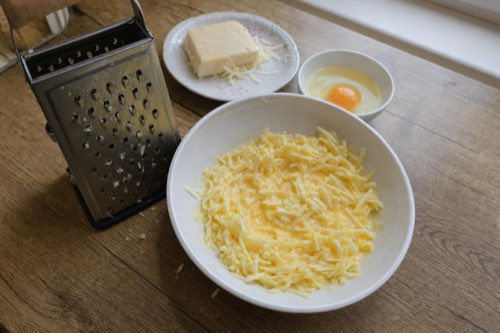 Cheese-stuffed kefir flatbreads