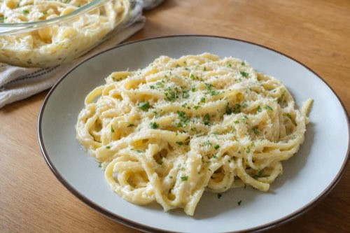 Krémové cestoviny s cesnakom a parmezánom