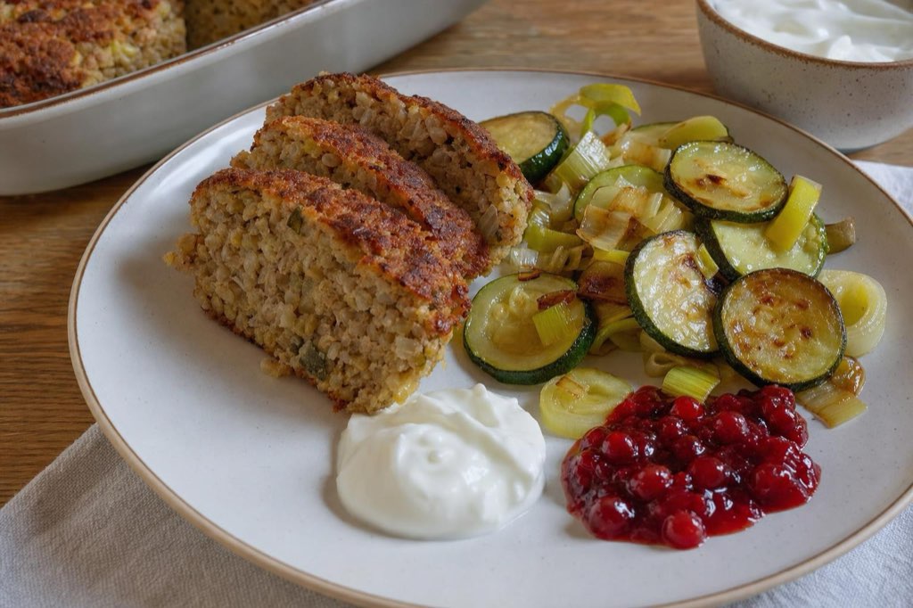 Barley loaf with zucchini, leek and Parmesan