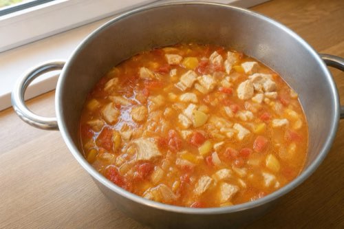 Chicken breast paprikash with tomatoes