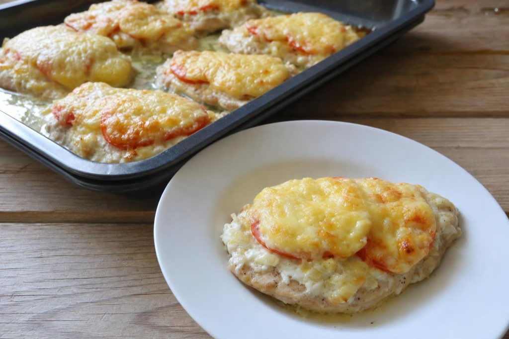 Baked chicken breasts with tomatoes and cheese