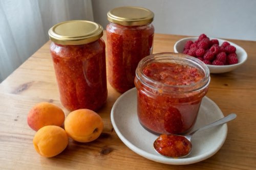 Apricot and raspberry jam without gelling sugar