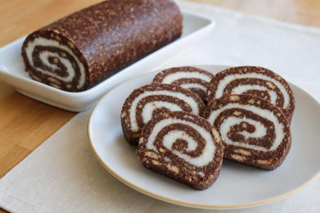 No-bake cocoa cookie roll with coconut filling