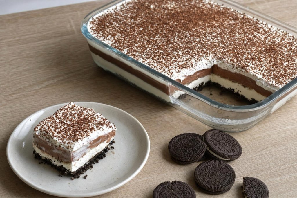 Nepečené Oreo lasagne s pudingom a smotanovým syrom
