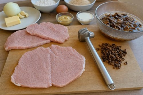 Breaded pork pockets with mushrooms and onion